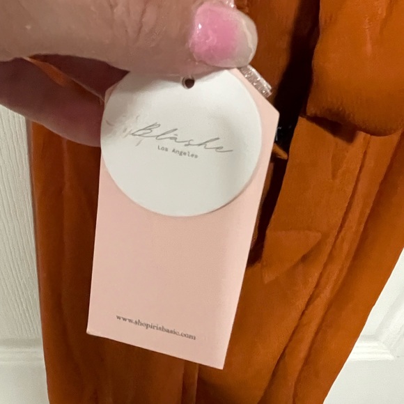 NWT: Blashe Los Angeles Crochet Wide Leg Jumpsuit Open Back Rust Orange - Picture 4 of 6